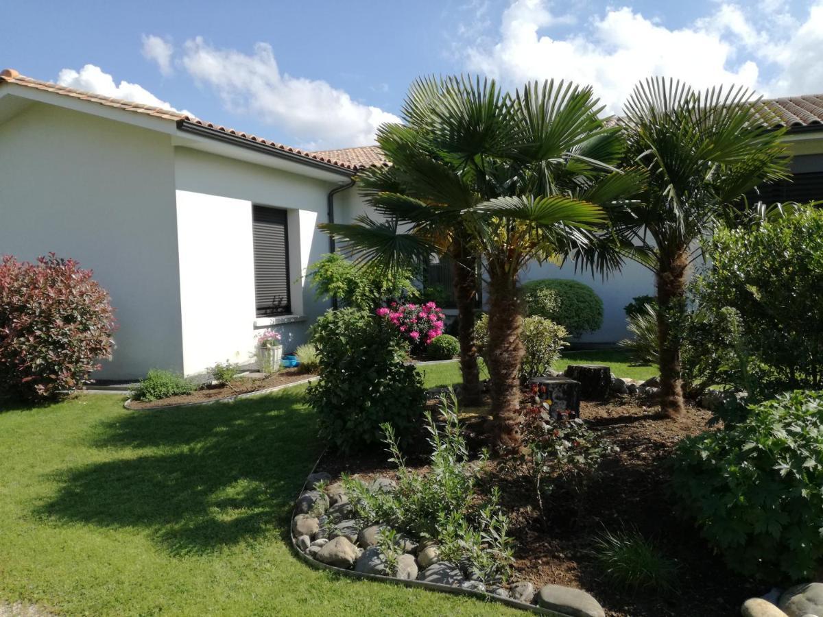 Les Kiwis Hotell Saint-Yrieix-sur-Charente Exteriör bild