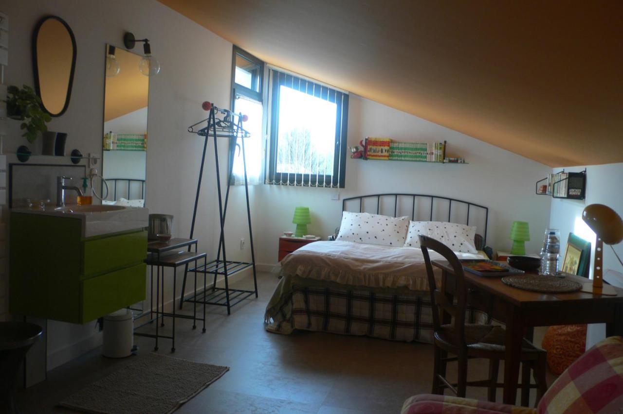 Les Kiwis Hotell Saint-Yrieix-sur-Charente Exteriör bild